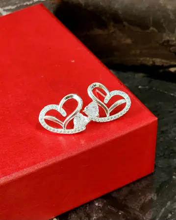 Aro Elegante con Piedra