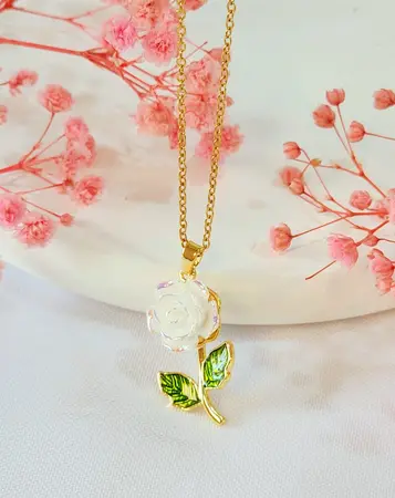 Collar Rosa Blanca