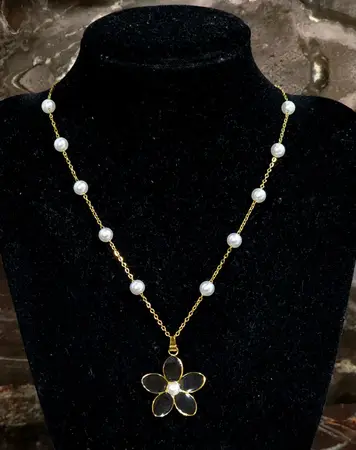 Collar Perlado Negro