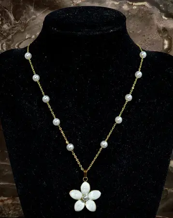 Collar Perlado Blanco