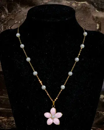Collar Perlado Rosa Claro