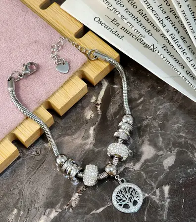 Pandora con Dije Arbol de la Vida