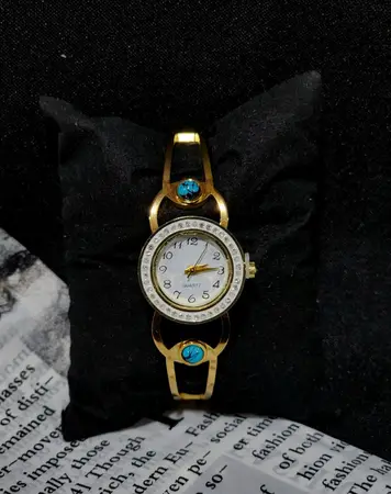 Reloj tipo Brazalete Doble Piedra Turqueza