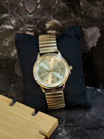 Reloj Flexible G Dorado